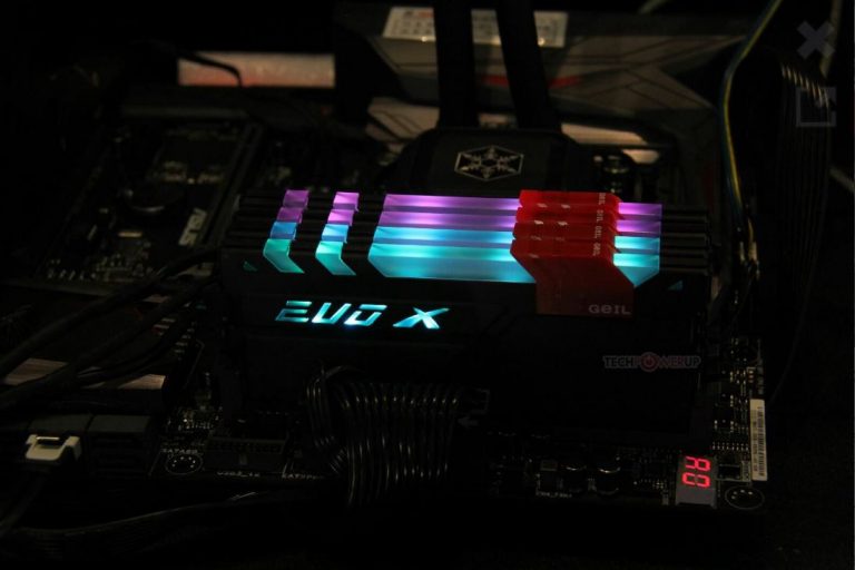 GeIl EVO X DDR4 เปิดตัวแรมแบบ RGB ปรับแสงสีได้ตามต้องการ