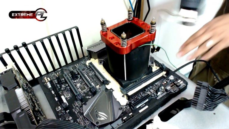 Overclock สุด Extreme พิชิต 7 GHz กับ Intel Core i7 8700K