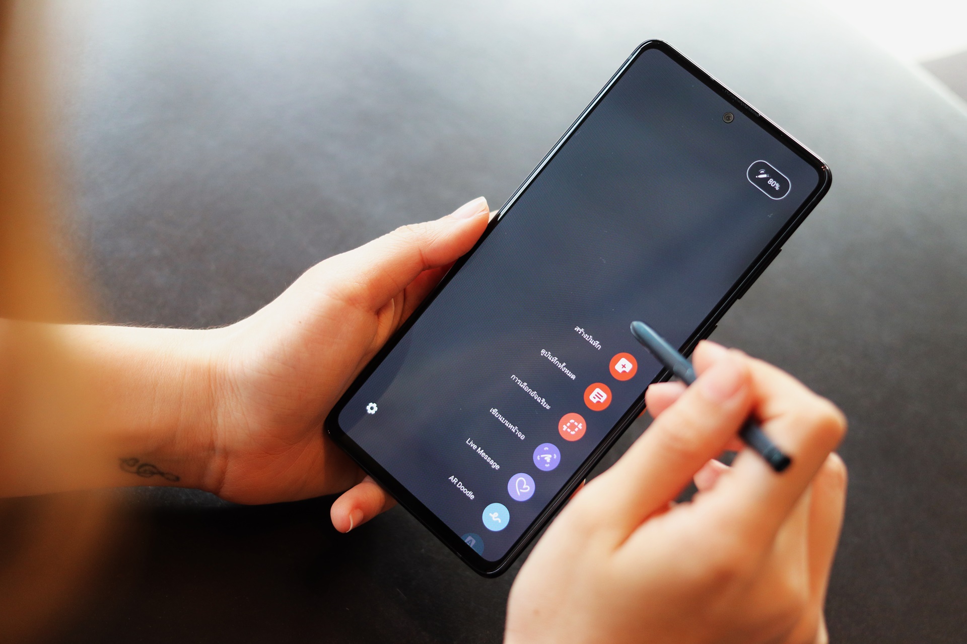 samsung note 10 lite curved screen