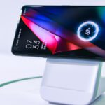 (1) MagVOOC wireless flash charging stand